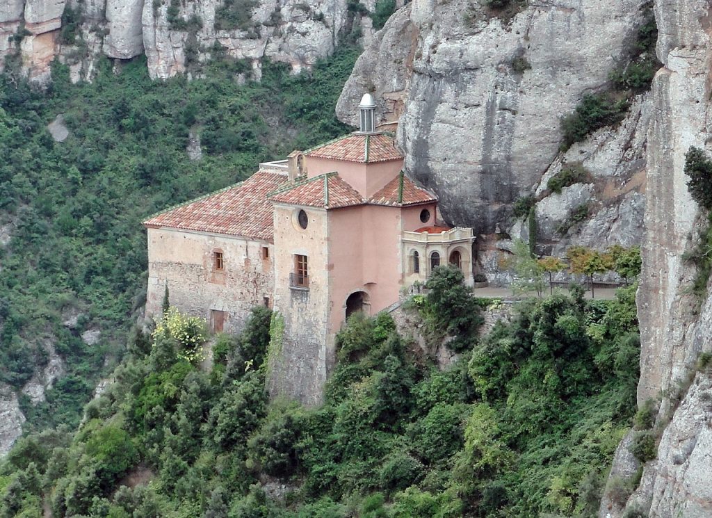 santa cova montserrat